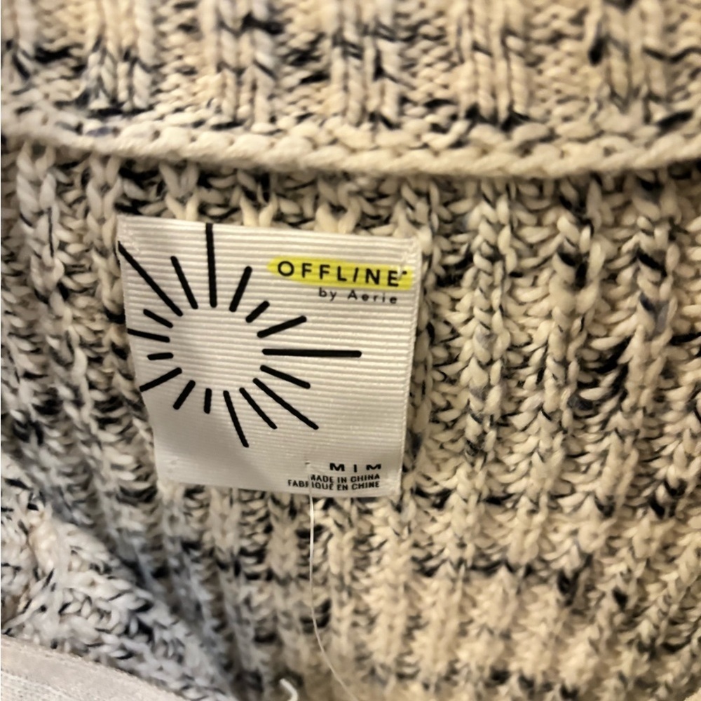 NWT ✨ Aerie Women's Gray Textured Knit Turtleneck quarter-zip Sweater -medium - Picture 3 of 5